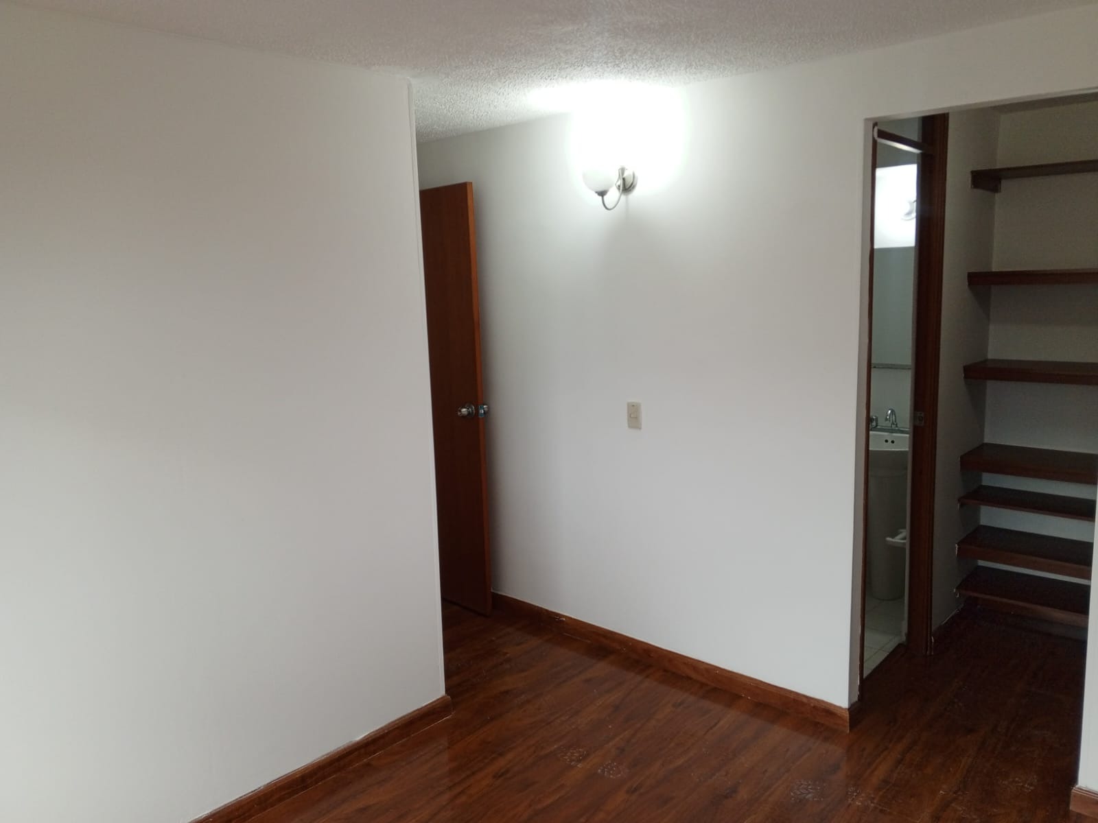 APARTAMENTO EN VENTA CON PARQUEADERO EN GRAN GRANADA ENGATIVÁ ANDALUCIA - Imagen 3