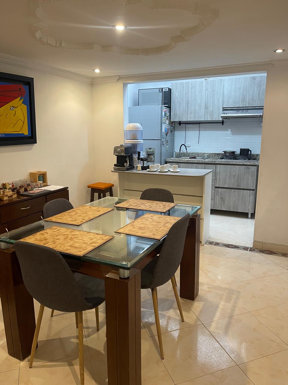 Casa en Venta de Dos Niveles en CEDRITOS Con Triple Parqueadero en Serie - Imagen 2